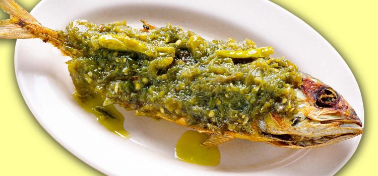 Ikan Kembung Goreng Garing Dengan Pedas Sambal Hijau Super Mantap